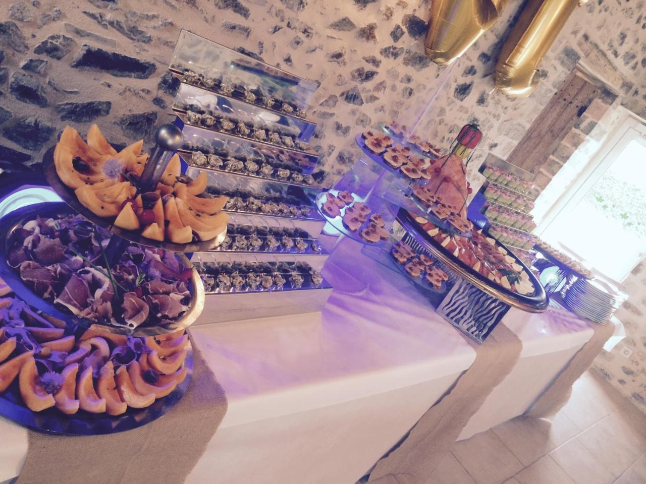 Le Relais Hotel Saint-Quentin-les-Anges ภายนอก รูปภาพ
