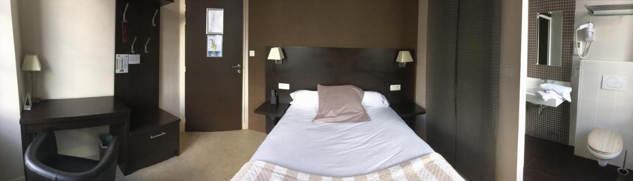 Le Relais Hotel Saint-Quentin-les-Anges ภายนอก รูปภาพ